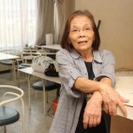 休業する食堂で保さんとの思い出を振り返る寿子さん＝市川町西川辺