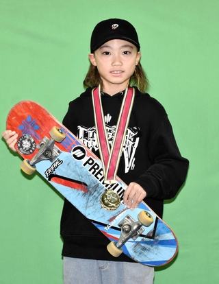 スケートボードの大会で優勝した谷河心絆さん＝宍粟市役所