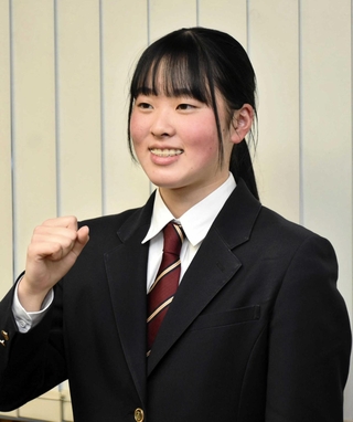 スキーのジャイアントスラロームとスラロームで全国大会に出場する山本陽さん＝宍粟市役所