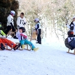 木ぞりレースが初めて開かれたばんしゅう戸倉スキー場＝２月１５日、宍粟市波賀町戸倉