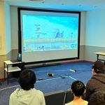 ゲームを使った交流会に参加する子どもら（一般社団法人「ｚｕｔｔｏ」提供）