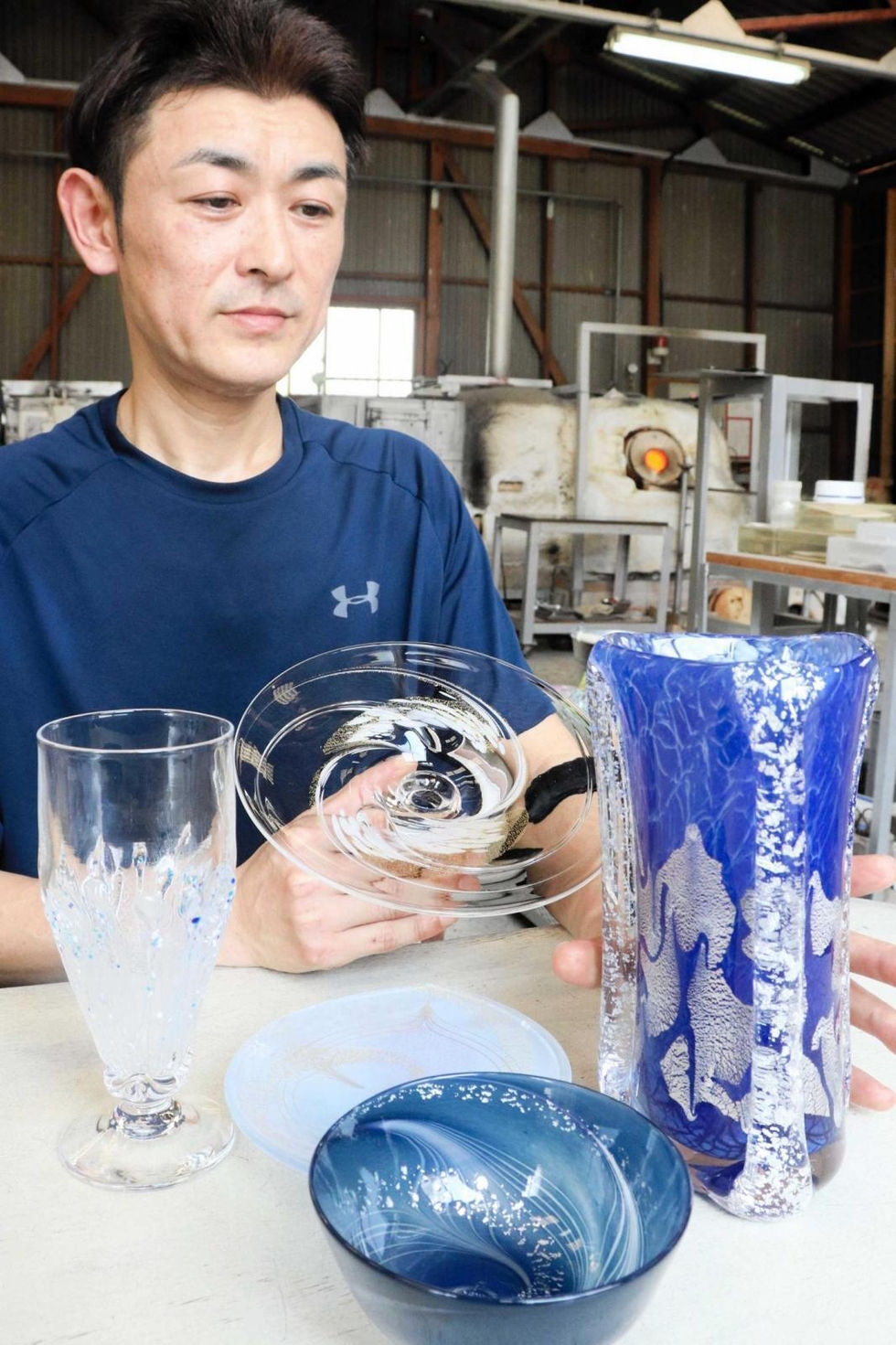 暮らし彩るガラスの器 上郡に工房 川原さん、9日から個展 「ひとときの