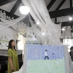 涼感と華やぎに満ちた作品の数々＝相生市矢野町榊、ゆう風舎