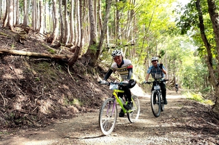 未舗装の林道を走れるコースが特徴（宍粟市提供）