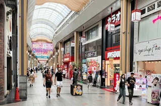 中・西播磨の商業地で、基準地価が最も高かったＪＲ姫路駅北側の御幸通り商店街＝姫路市内