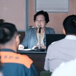 救急現場での心構えを救急隊員らに語りかける桐月順子さん＝福崎町福崎新