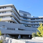 経営形態を見直す方針が示された赤穂市民病院＝赤穂市中広