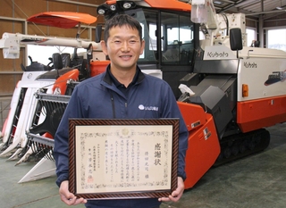 「仕事で地域を巡りながら見守り活動もしていきたい」と話す得田光司さん＝福崎町東田原