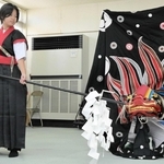 女性で初めて鼻高を演じる大田歩采さん＝赤穂市上仮屋南