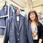 再利用された制服。進学時の経済的負担を和らげる＝相生市役所