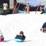 そり遊びが楽しめるキッズパーク＝神河町上小田