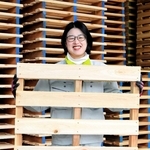 ＜播磨びと＞木の可能性、商品で発信　パレット製造「マツイ工業」社長・松井美春さん(44)
