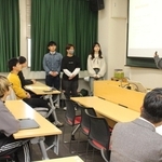 播但連絡道・市川ＳＡの魅力を向上させる案を発表する兵庫県立大の学生＝神戸市西区