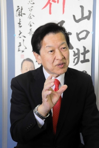 ９選を果たし、抱負を語る山口壮氏＝相生市旭１