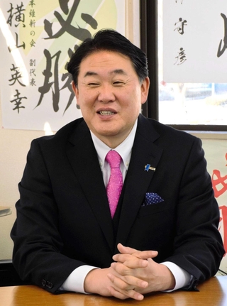 比例復活での３選から一夜明け、抱負を語る池畑浩太朗氏＝たつの市龍野町富永