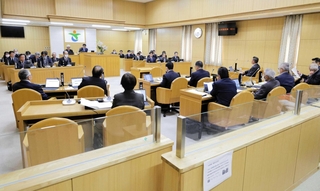 佐用町議会の本会議。町民から定数削減の声が上がっている＝同町佐用