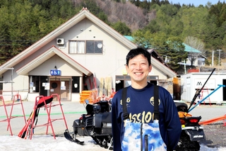 「柔軟性を高めて世界の舞台で再び戦いたい」と闘志を燃やす大岩根正隆選手＝ちくさ高原スキー場