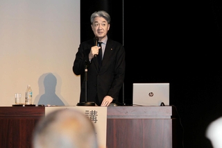 能登半島地震への対応を振り返る石川県穴水町の吉村光輝町長＝神河町寺前