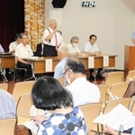 指定管理者制度への移行に伴い、赤穂市民病院の新たな診療体制などを説明した住民向けの会合＝同市加里屋中洲