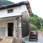 サウナの外観。改装前の蔵の面影が残る＝市川町下瀬加