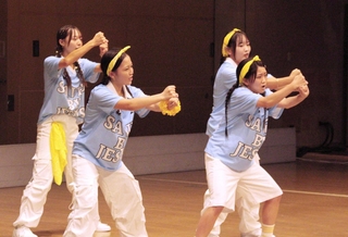 全日本学生手話ダンス甲子園で優勝した「ノバーツ」＝福崎町福田