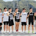 男子で初優勝を飾った姫路西高校の選手たち＝上郡町苔縄