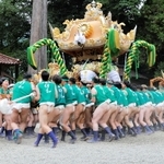 「腕回し」に観衆沸く  伊勢音頭響く中、威勢よく　宍粟・伊和神社で本宮＜はりまの秋祭り＞