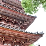 聖徳太子ゆかりの古刹・斑鳩寺。境内の三重塔は国の重要文化財に指定されている＝太子町鵤