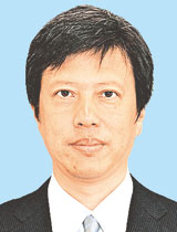 金田　峰生氏