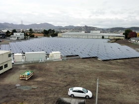ハリマ化成が自社の遊休地に建設したメガソーラー＝高砂市梅井５