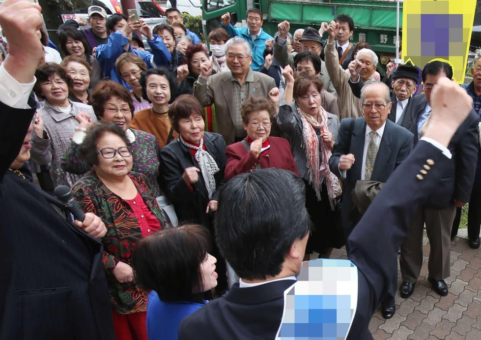 神戸新聞next 統一地方選２０１５ 兵庫県議選のニュース 兵庫県議 神戸市議選告示 多様な課題政策訴え 候補者街へ