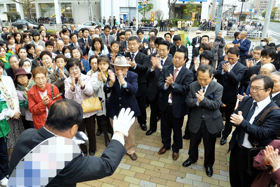 神戸新聞next 統一地方選２０１５ 神戸市議選のニュース 兵庫県議選告示 １２９人立候補 神戸市議選は１０６人