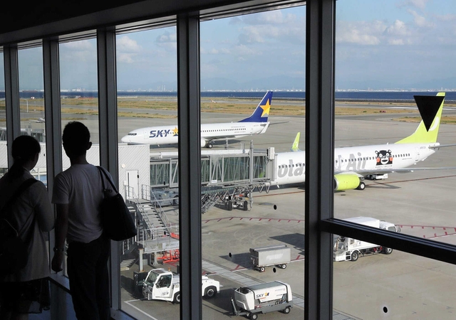 ２０１８年４月から関西３空港一体で運営される神戸空港。「大阪目線」での運用が懸念される＝神戸市中央区神戸空港（撮影・吉田敦史）