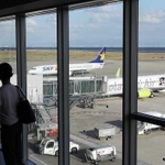 ２０１８年４月から関西３空港一体で運営される神戸空港。「大阪目線」での運用が懸念される＝神戸市中央区神戸空港（撮影・吉田敦史）