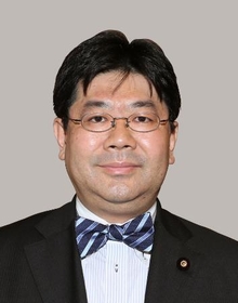 　山田太郎氏