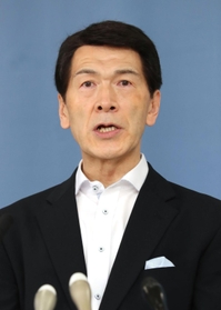 今回が通算１６回目の選挙立候補となるという中川暢三氏＝神戸市中央区