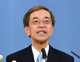 「兵庫で働き続けたい気持ちから知事を志した」と話す金沢和夫氏＝神戸市中央区