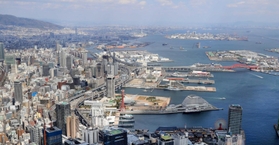 大阪・関西万博を控え、活性化に期待がかかる大阪湾ベイエリア＝２０１９年４月