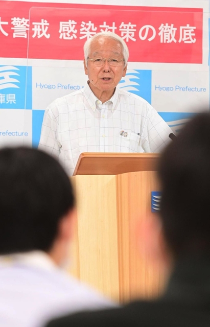 兵庫県知事選について振り返る井戸敏三知事＝１９日午後、県庁（撮影・中西幸大）