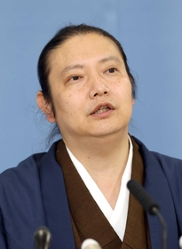 服部修氏