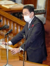 　衆院本会議の代表質問で答弁する岸田首相＝１１日午後