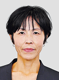 山岡　智美
