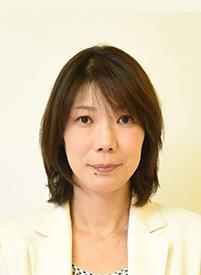 栄奈津子氏