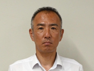 假屋浩司氏