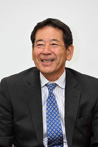 向山好一氏