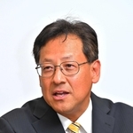 関芳弘氏