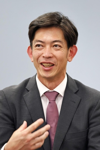 高橋秀彰氏
