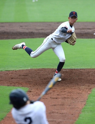 高校日本代表候補に挙がる氷丘中ＯＢで滝川第二のエース坂井陽翔＝神戸市須磨区、ほっともっとフィールド神戸