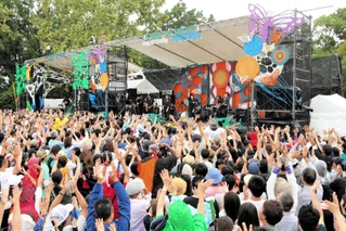 ローカルフェスの成功例に挙げられる「イタミグリーンジャム」＝２０１９年９月、昆陽池公園（一般社団法人ＧＲＥＥＮＪＡＭ提供）