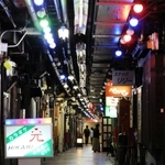 今年９月末で営業を終える有楽名店街＝神戸市中央区元町通２